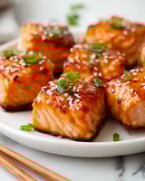 A plate of bang bang salmon bites.